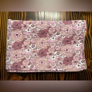 Kate Quinn Leaf Stitch Quilt